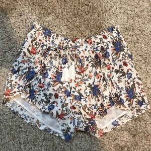 AMERICAN EAGLE Flowy Shorts